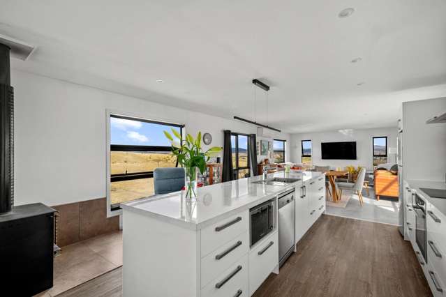 77 Leaning Rock Road Alexandra_2