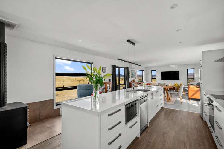 77 Leaning Rock Road Alexandra_1