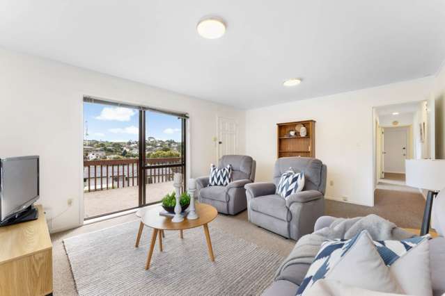 2/61 Oaktree Avenue Browns Bay_3