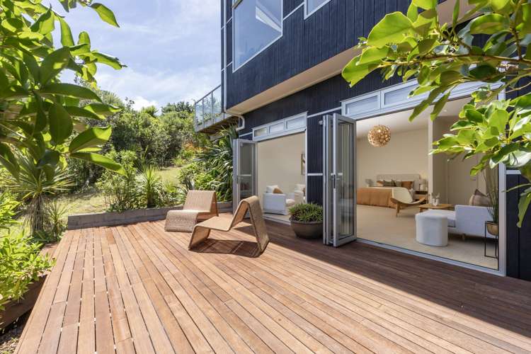 69 Piha Road Piha_21