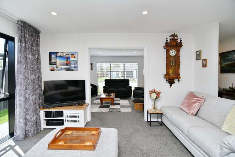 16 McQuillan Avenue Woodend_10