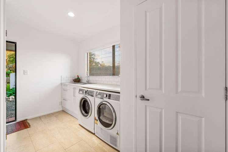 2 Ngatira Road Muriwai_31