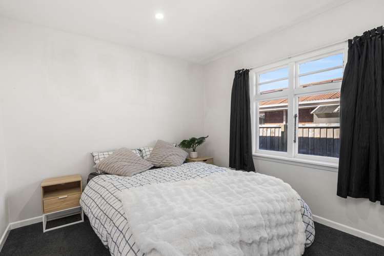 21 Neill Street Hornby_11
