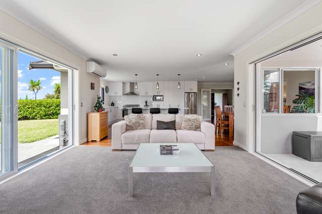 240 Three Oaks Drive Dairy Flat_2
