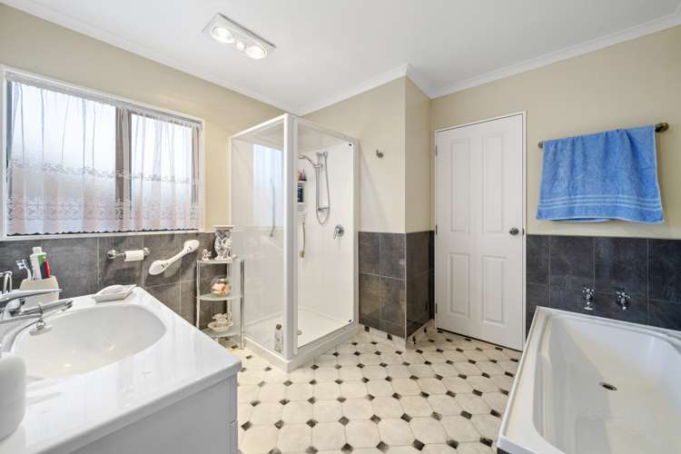 12 Woodland Grove Wainuiomata_11