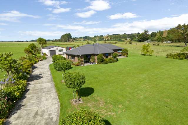 40 Bell Road West Halcombe_1