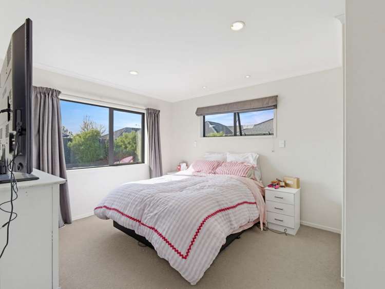 32 Burford Way 11103_7