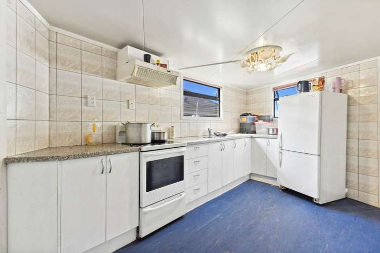 696 Massey Road Mangere_14