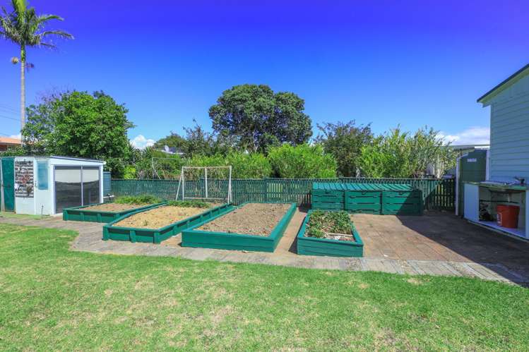 9 West Crescent Te Puru_20
