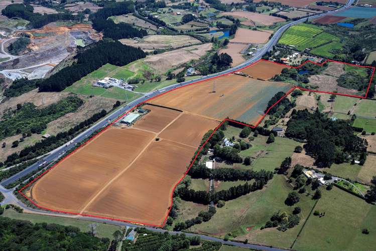 1km motorway frontage anchors development play