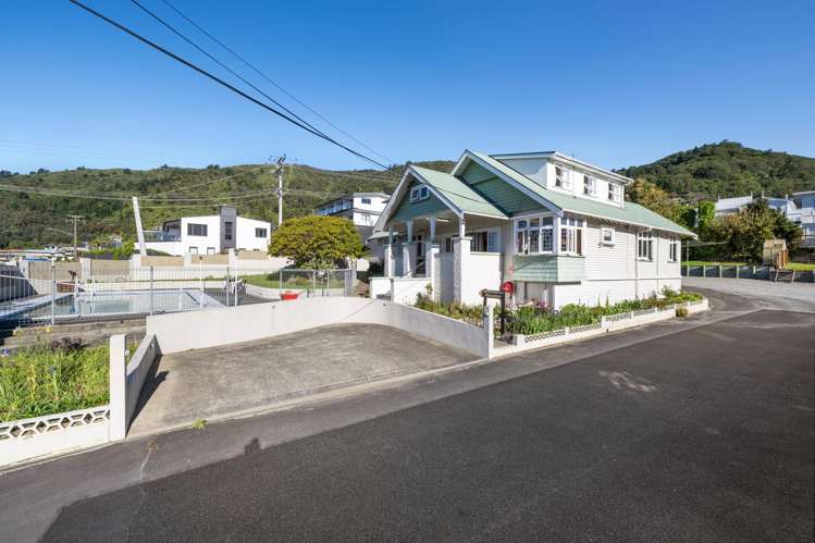26-28 Waikawa Road Picton_14