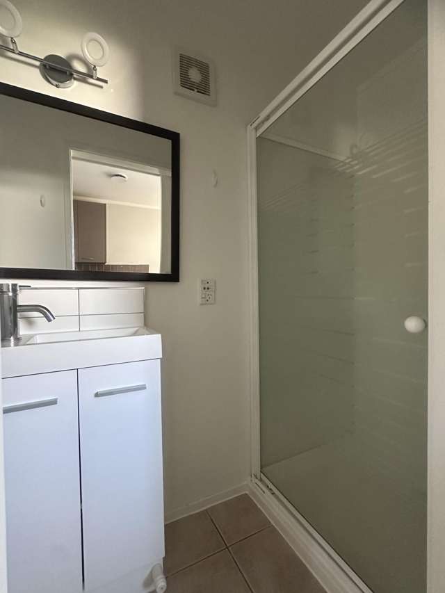 1/553 East Coast Rd Browns Bay_3