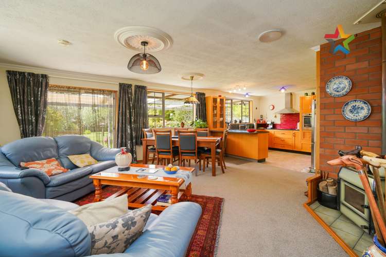 73 Black Road Otatara_13