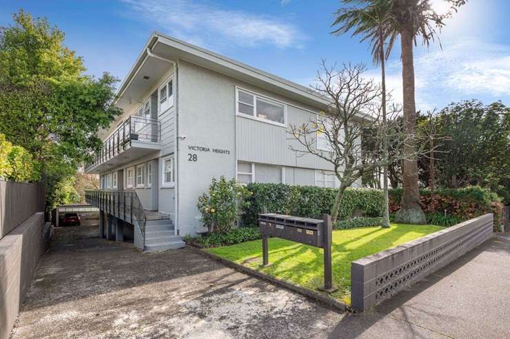 The garden flat at 1/28 Victoria Avenue, in Auckland's Remuera, goes to auction on September 18. Photo / Supplied