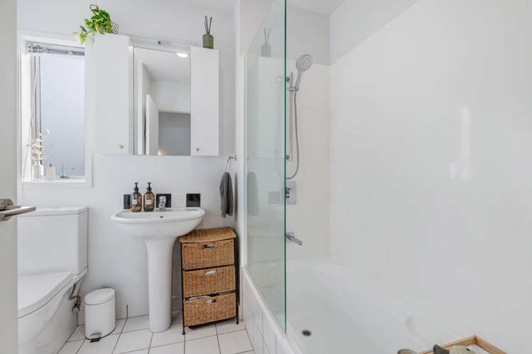 15/3 Riverside Road Orewa_14