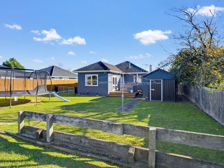 81 Guy Ave Takaro_27