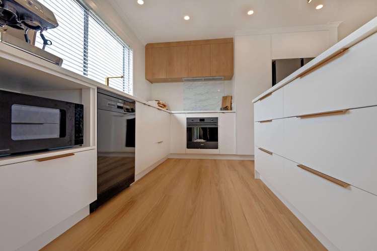 5 and 6/11 Landing Road Whakatane_9