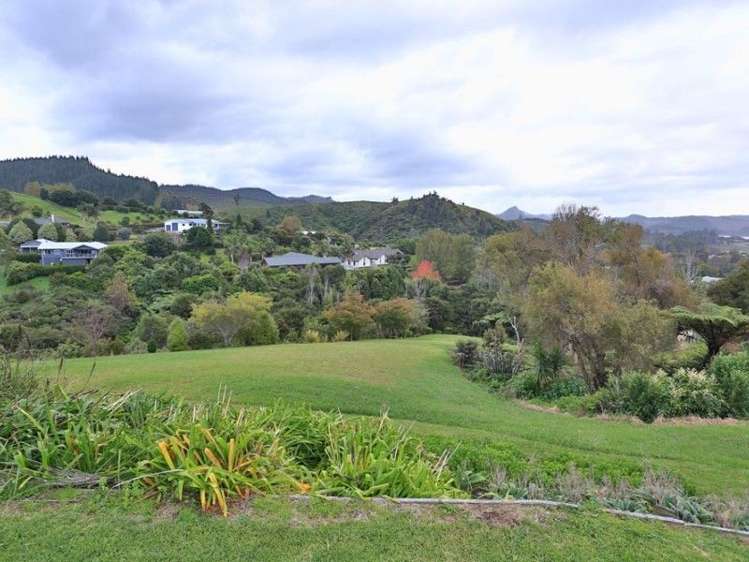 8 Governors Heights Whangamata_5