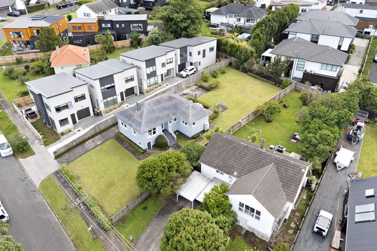 16 Clairville Crescent Wai O Taiki Bay_35