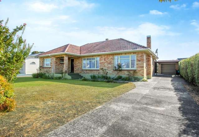 24 Park Street, MORRINSVILLE  $725,000 2 2 1 Timeless Charm