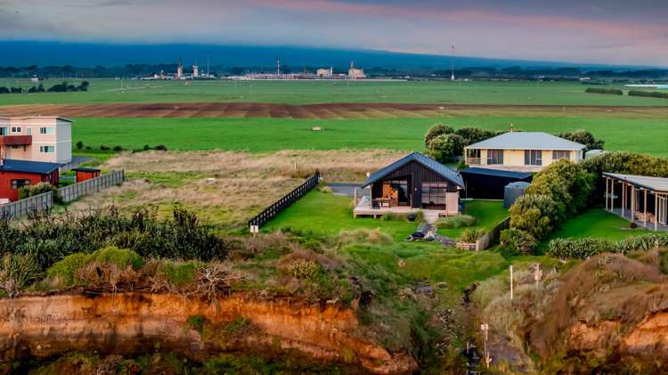 288 Tai Road Opunake_41