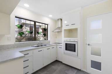 2/28 Marlborough Street_2