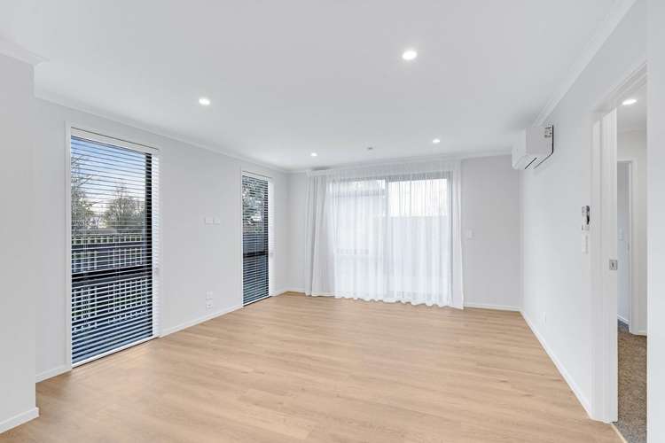 1 London Lane 11373_5