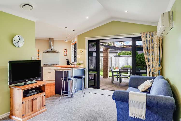 4 Iain Court Rototuna_14