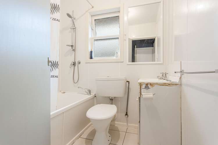 15 Paton Avenue Te Atatu South_11