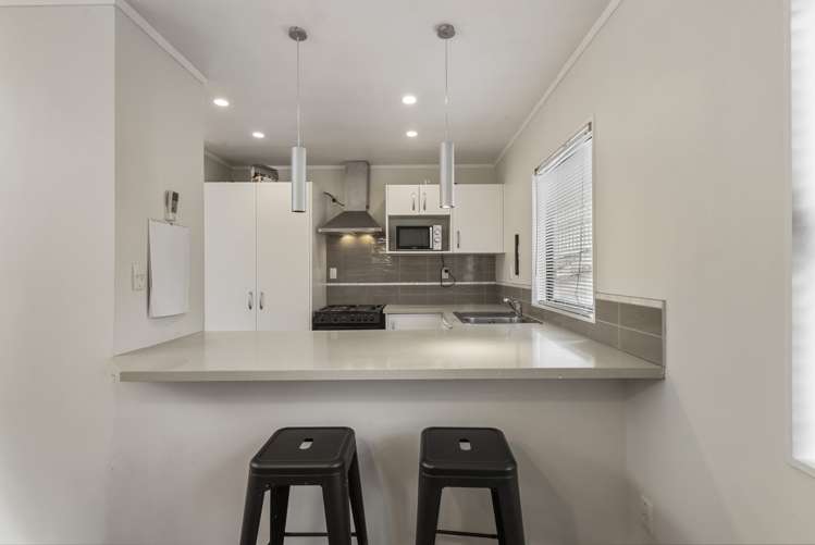 2/18 Noeleen Street Glenfield_5