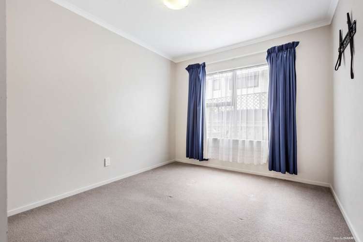 8a Glenorchy Street Glen Eden_12