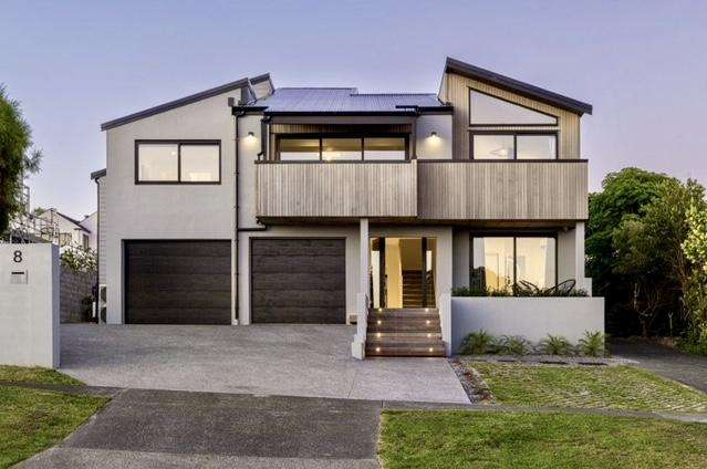 HUGE HOME. SERIOUS SELLERS. ENDLESS POTENTIAL