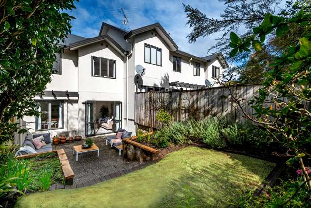 Stylish, easy care and incredibly well located