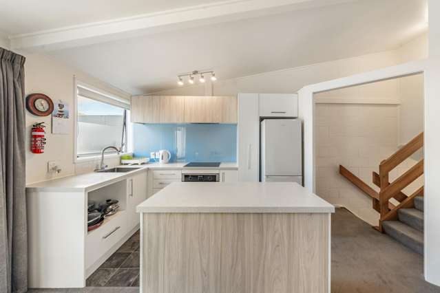 4/23 Collins Avenue Tawa_1