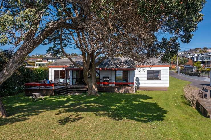 68 and 70 Tindalls Bay Road, Tindalls Beach, Whangaparoa Peninsula, Auckland