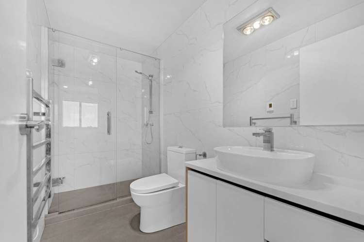 8/20 Charles Street Papatoetoe_5