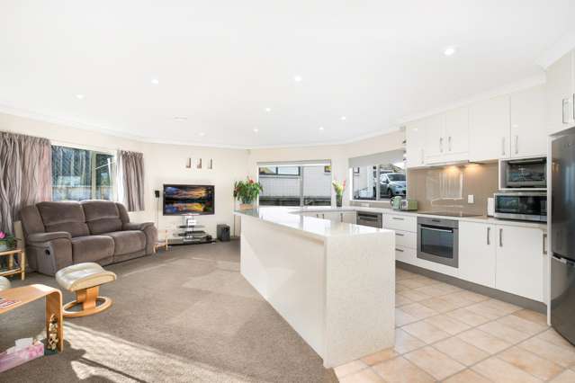 19 Stewart Gibson Place Manurewa_4