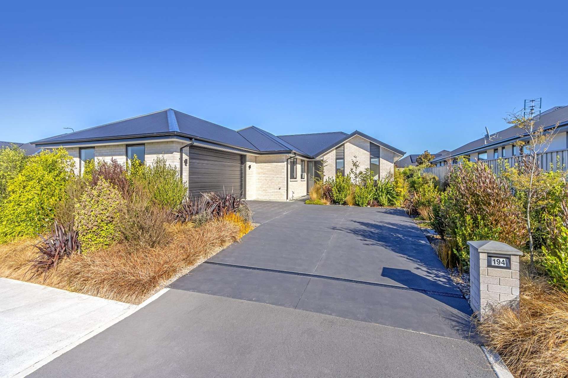 194 Faringdon Boulevard Rolleston_0