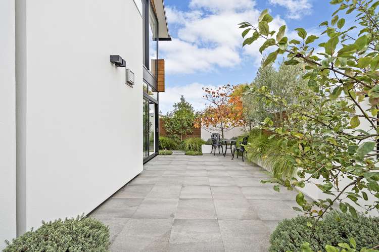 98 Merivale Lane Merivale_24