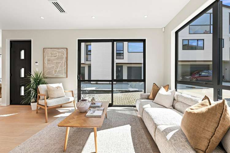 17D Rock Isle Road Torbay_35