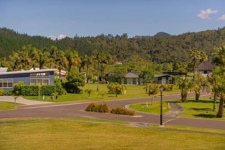 5 and 7 Sanctuary Cove Pauanui_11