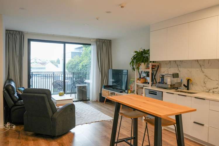 1A/104 KINGS ROAD Mount Roskill_4
