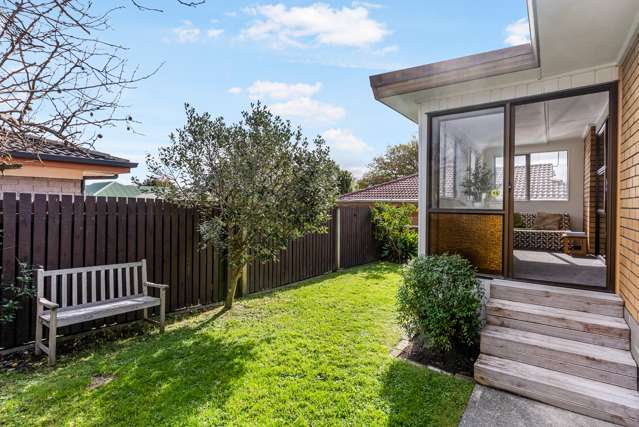 2/13 Menary Street Papakura_3