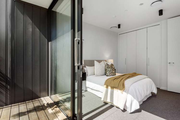 8/423-427 Beach Road Mairangi Bay_11