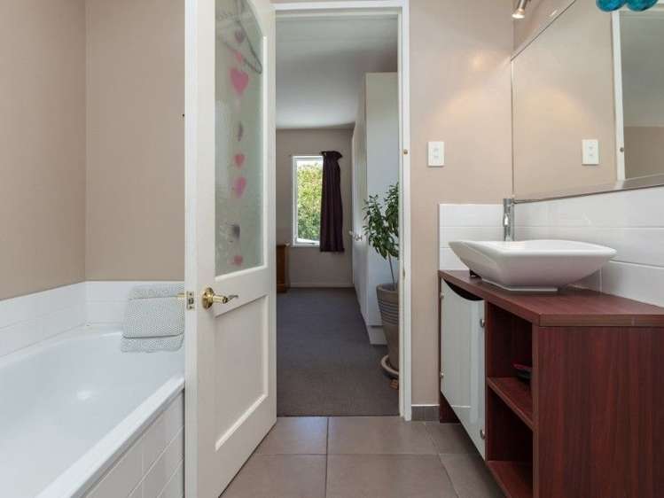 64 Oregon Drive Kelvin Heights_8