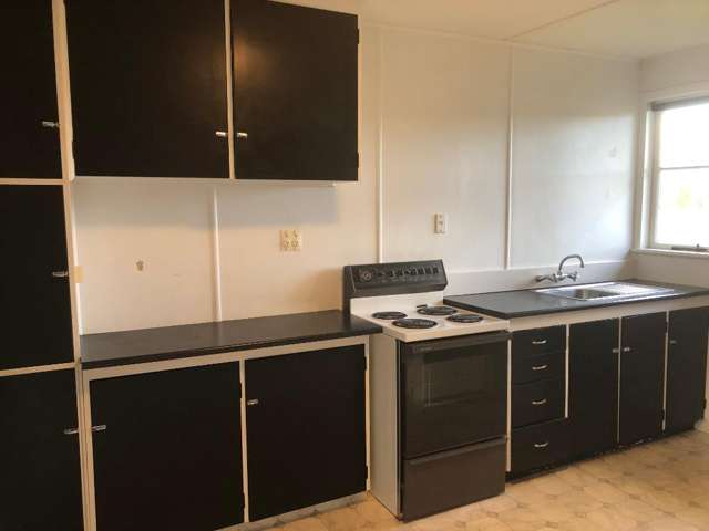 32 Roberts Line 2140_2