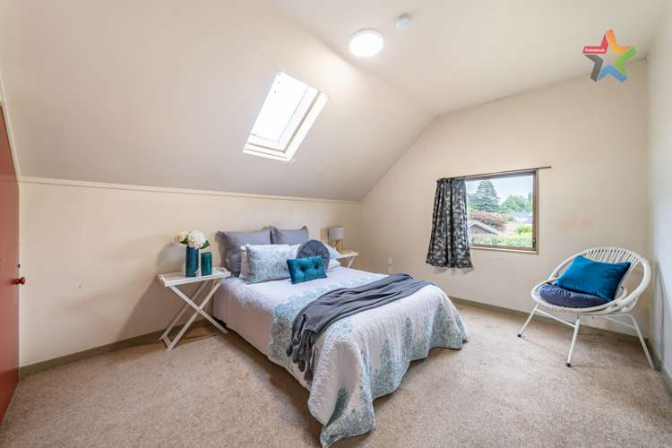 19 Mcenroe Grove Naenae_9