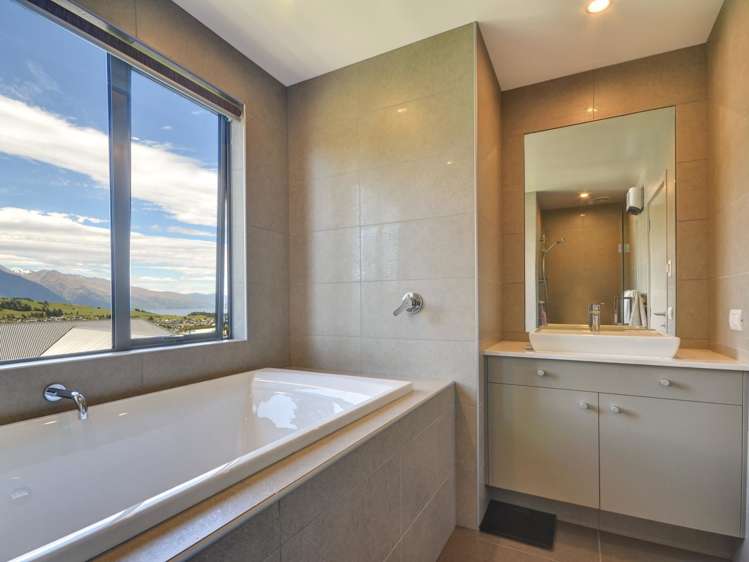 4 Saint Peters Place Queenstown_14