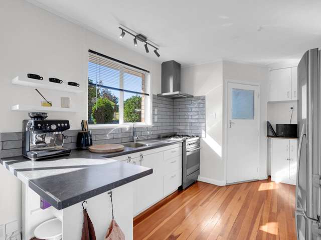 77 Houchens Road Glenview_2