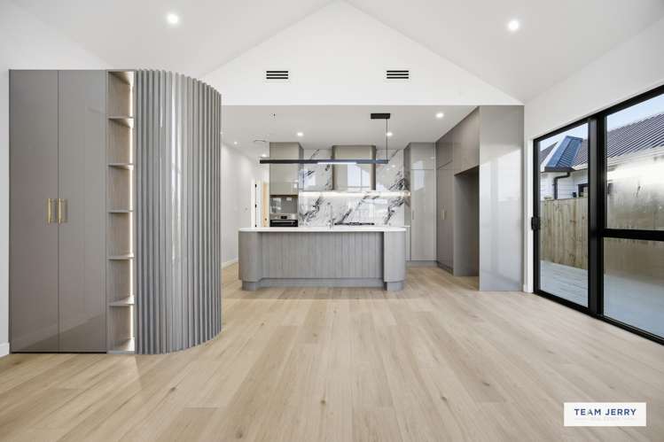 14 Tuwai Crescent Opaheke_13